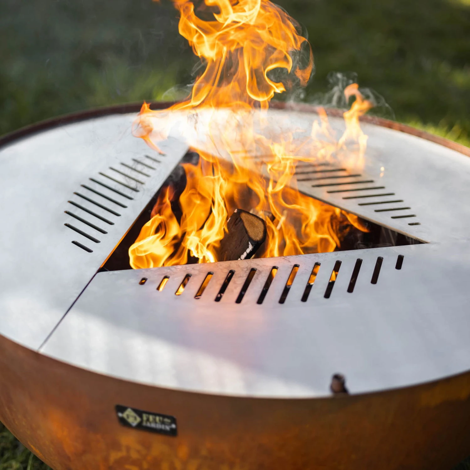 Edelstahl-Feuerstelle 'TRIA', Rost, 100 X 55 X 100 Cm – Bild 4