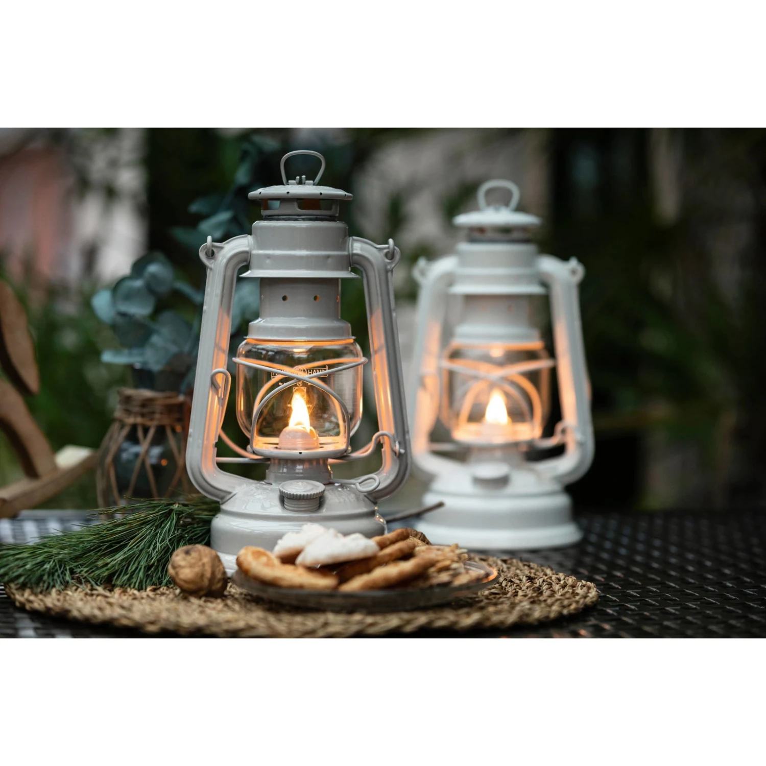 Feuerhand Sturmlaterne 'Baby Special 276', Softbeige, 26,5 X 13,5 X 15 Cm – Bild 3