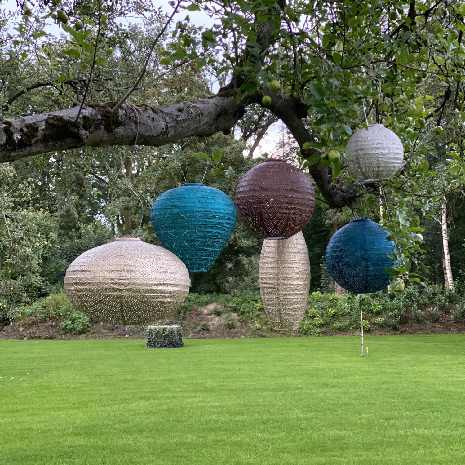 Solarlaterne 'Balloon XL', Helltaupe, Ø 35 X 50 Cm – Bild 9